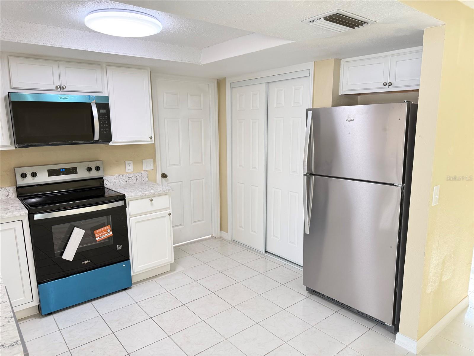 Listing photo id 5 for 9800 Pocono Street