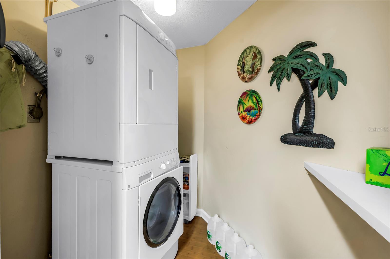 Image 8 of 33 For 6265 Sun Boulevard 605