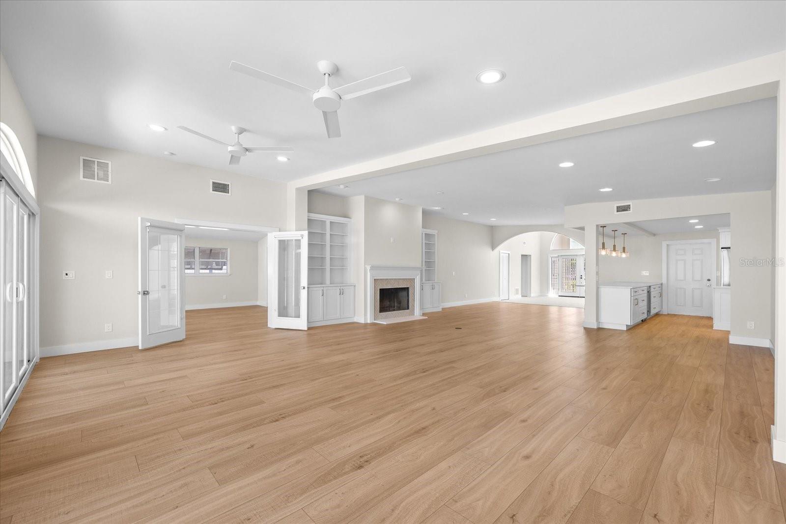 Listing photo id 13 for 24 Dolphin Drive