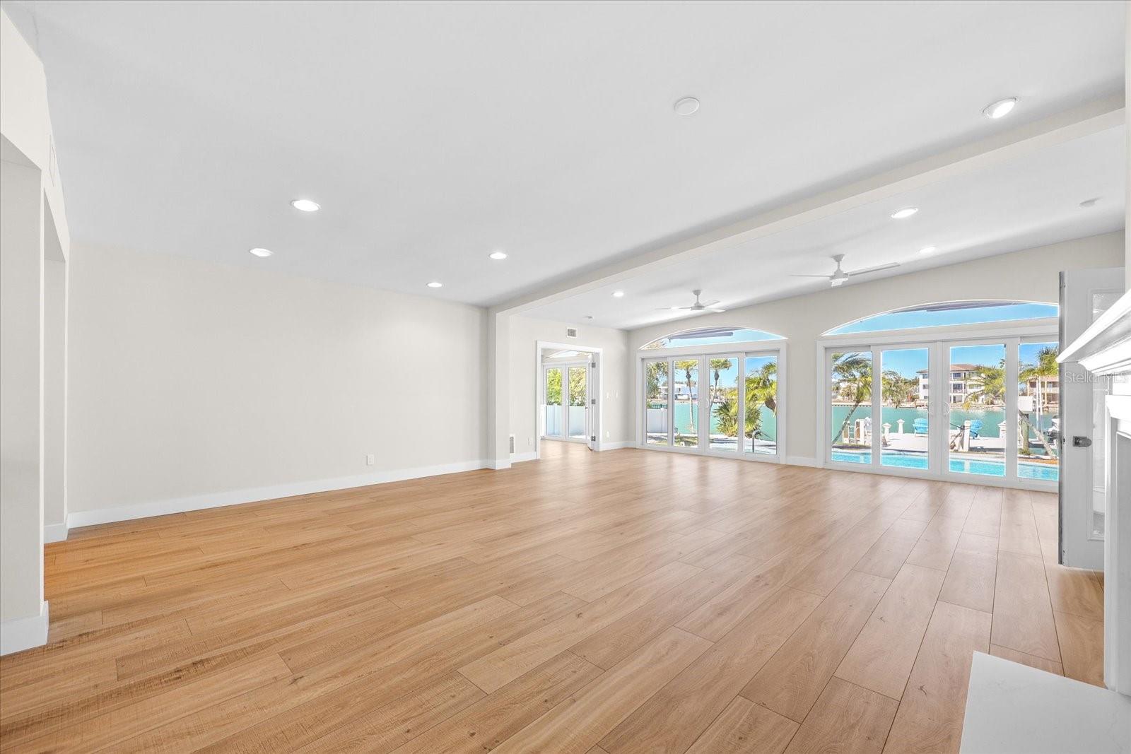 Listing photo id 17 for 24 Dolphin Drive