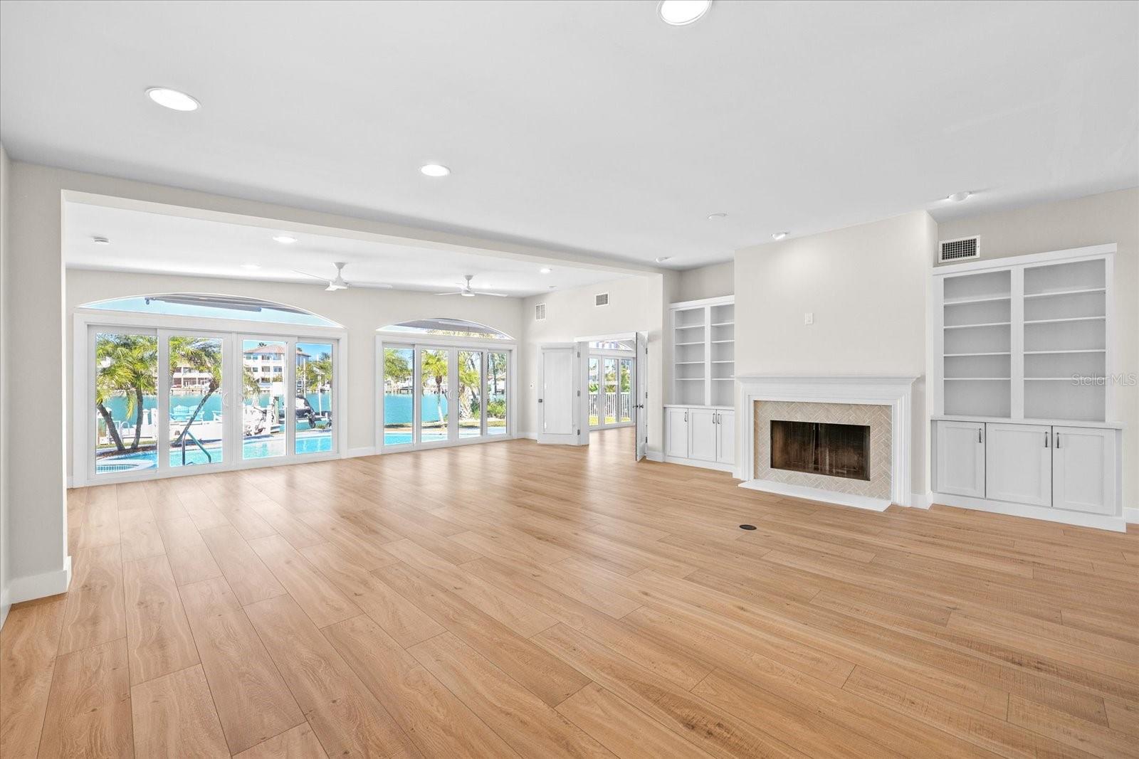 Listing photo id 18 for 24 Dolphin Drive