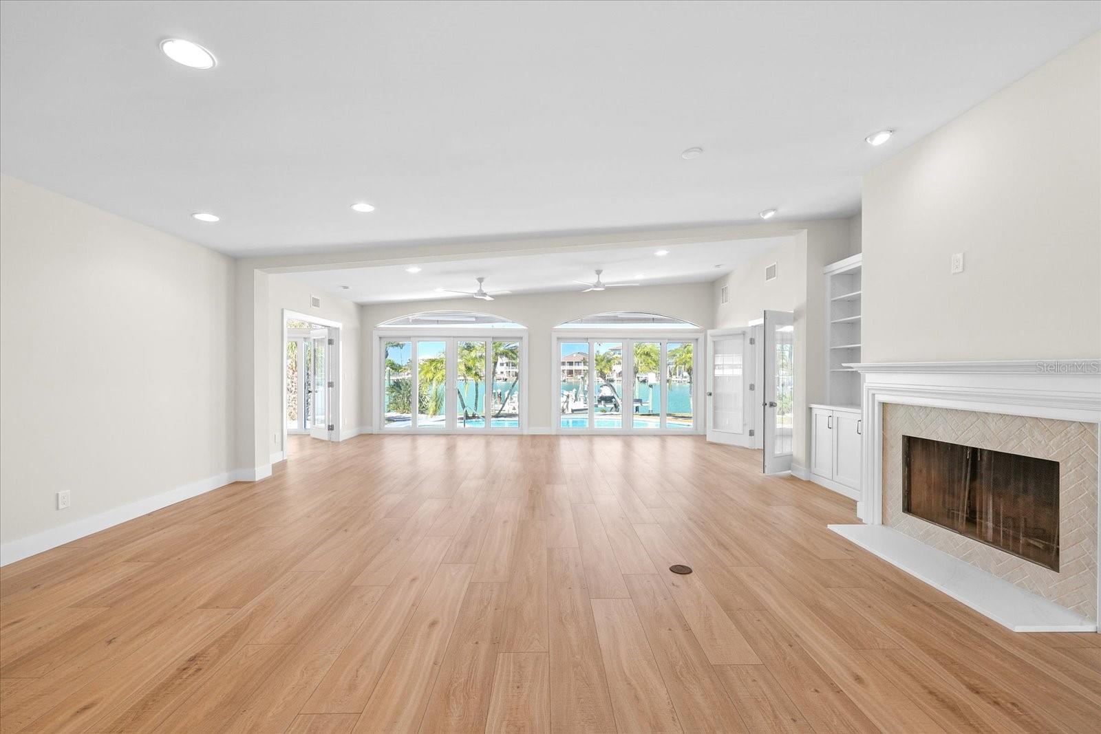 Listing photo id 19 for 24 Dolphin Drive