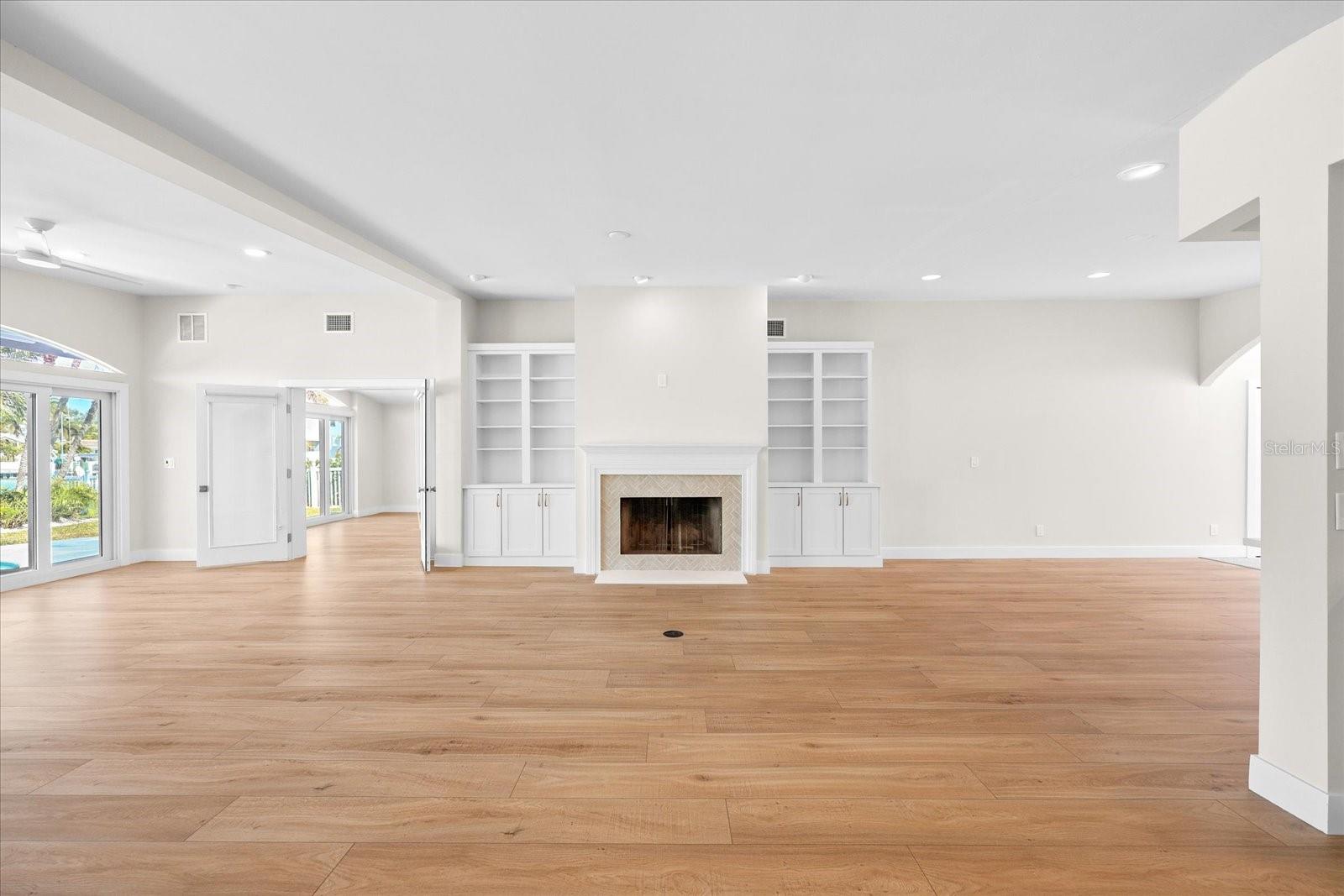 Listing photo id 21 for 24 Dolphin Drive