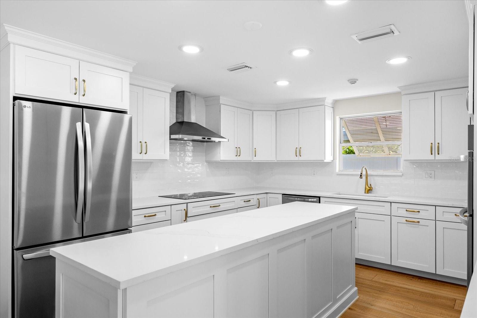 Listing photo id 28 for 24 Dolphin Drive