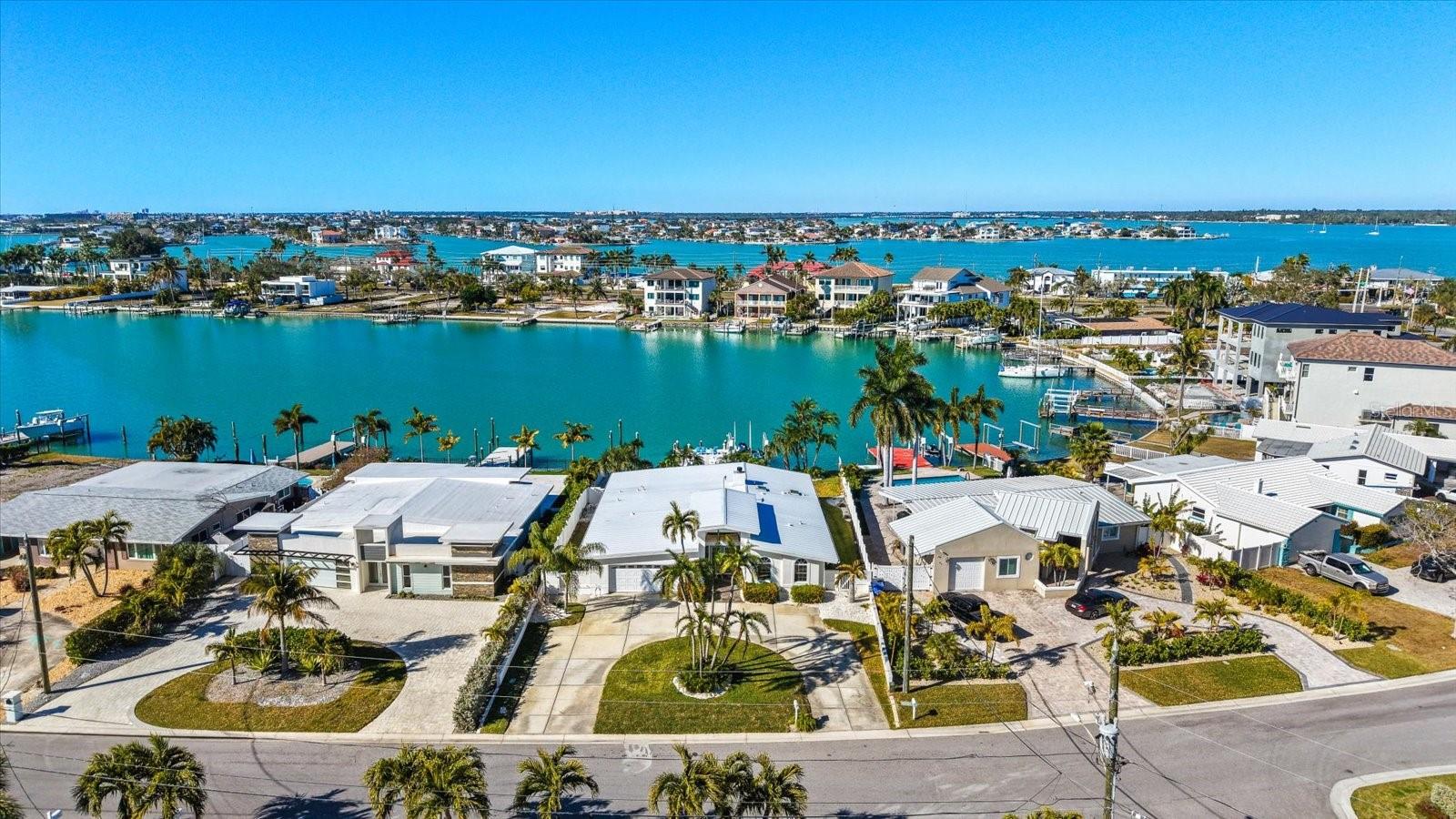 Listing photo id 4 for 24 Dolphin Drive