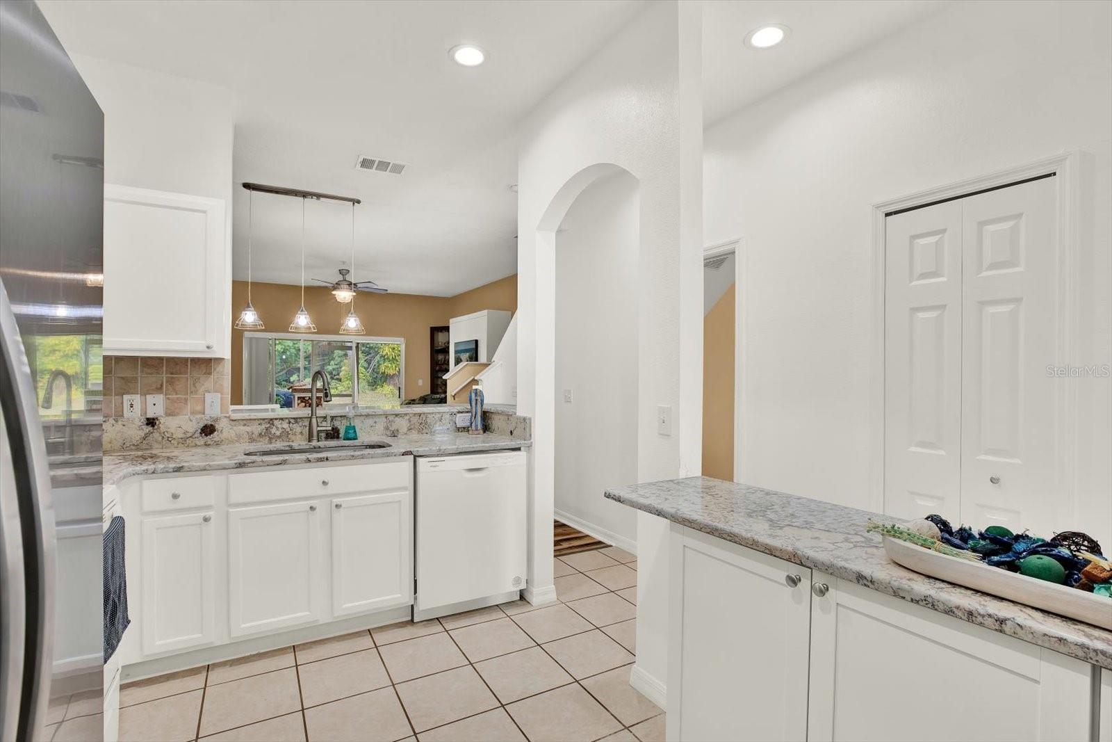 Image 4 of 36 For 11162 Kapok Grand Circle