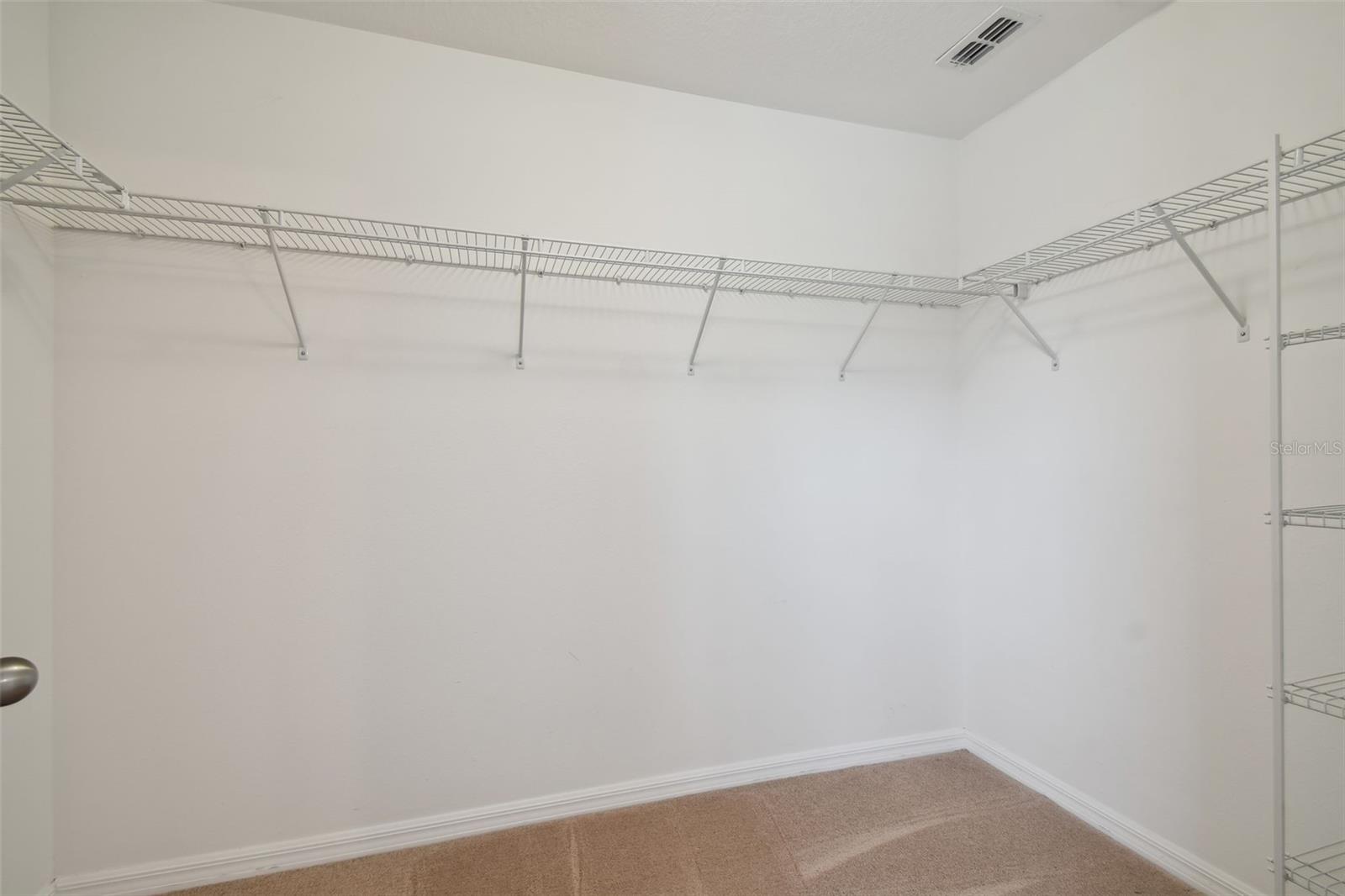 Image 24 of 43 For 11981 Greengate Drive