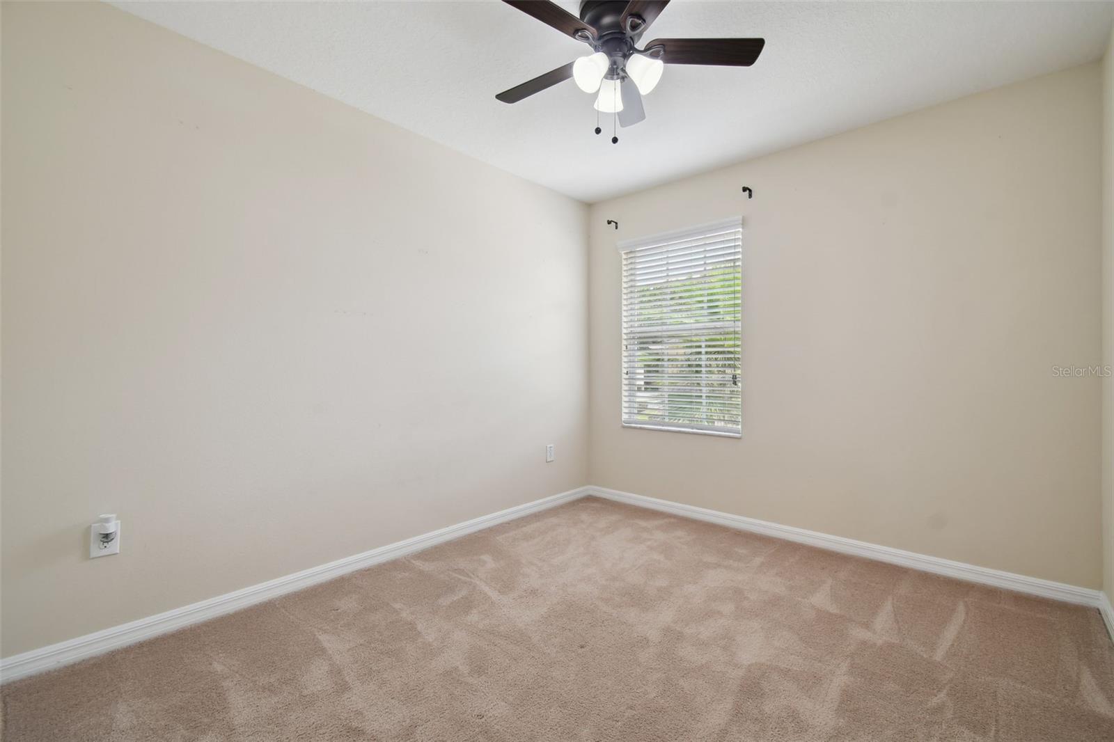 Image 28 of 43 For 11981 Greengate Drive