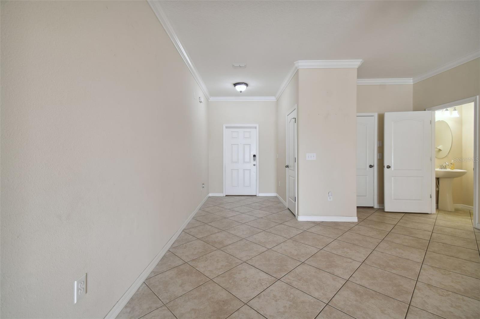 Image 4 of 43 For 11981 Greengate Drive