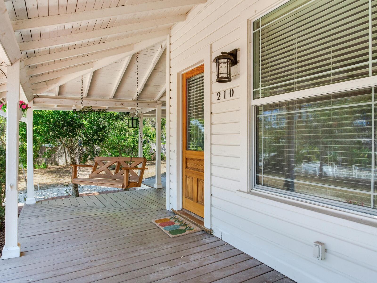 Image 11 of 79 For 210 Grosse Avenue