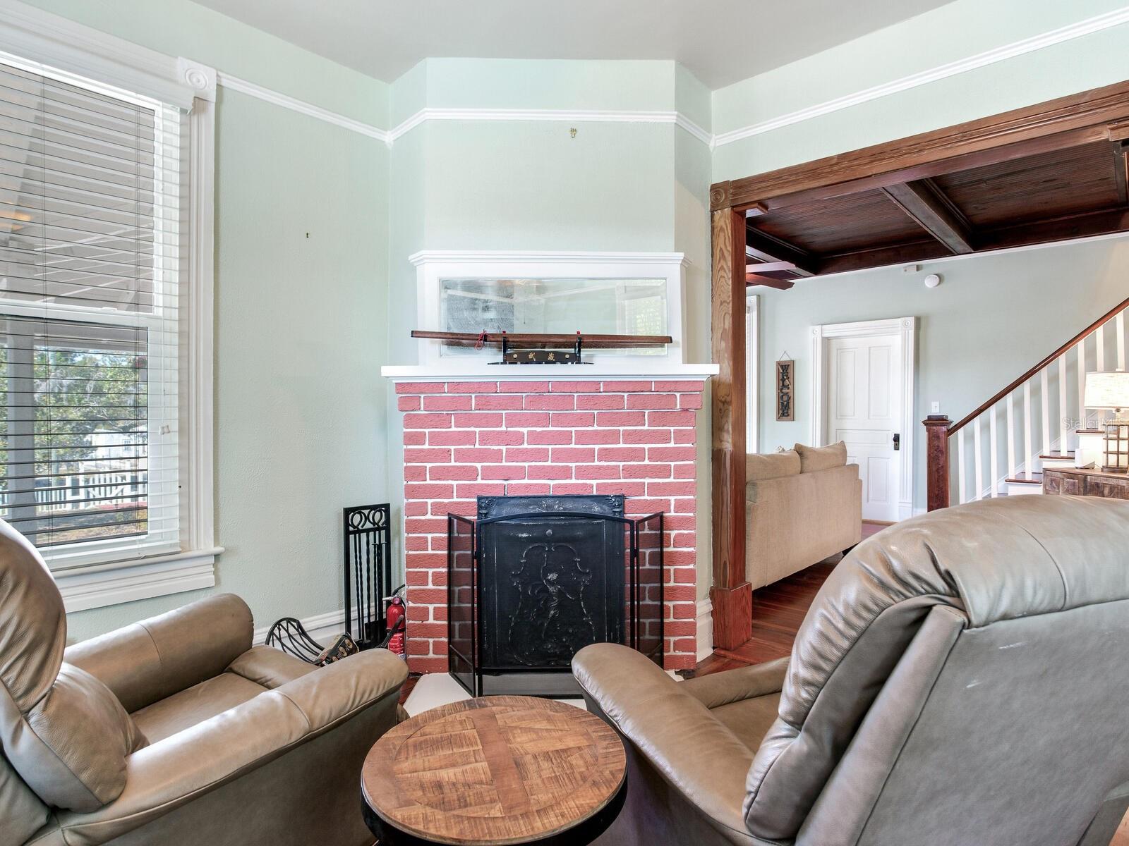 Image 17 of 79 For 210 Grosse Avenue