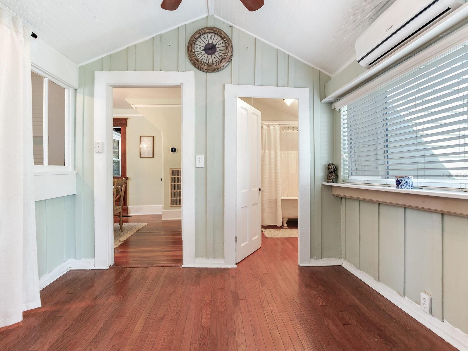 Image 22 of 79 For 210 Grosse Avenue