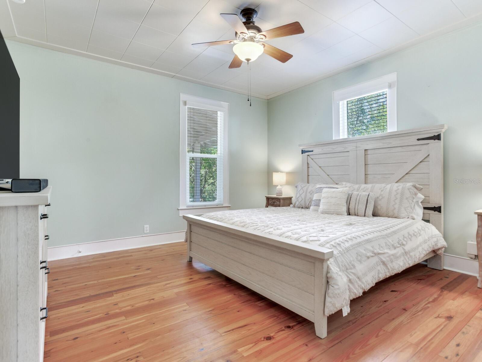 Image 27 of 79 For 210 Grosse Avenue