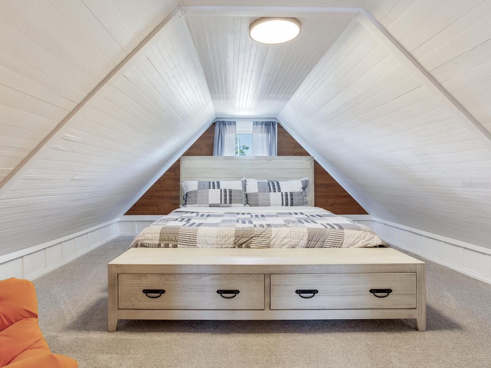 Image 32 of 79 For 210 Grosse Avenue