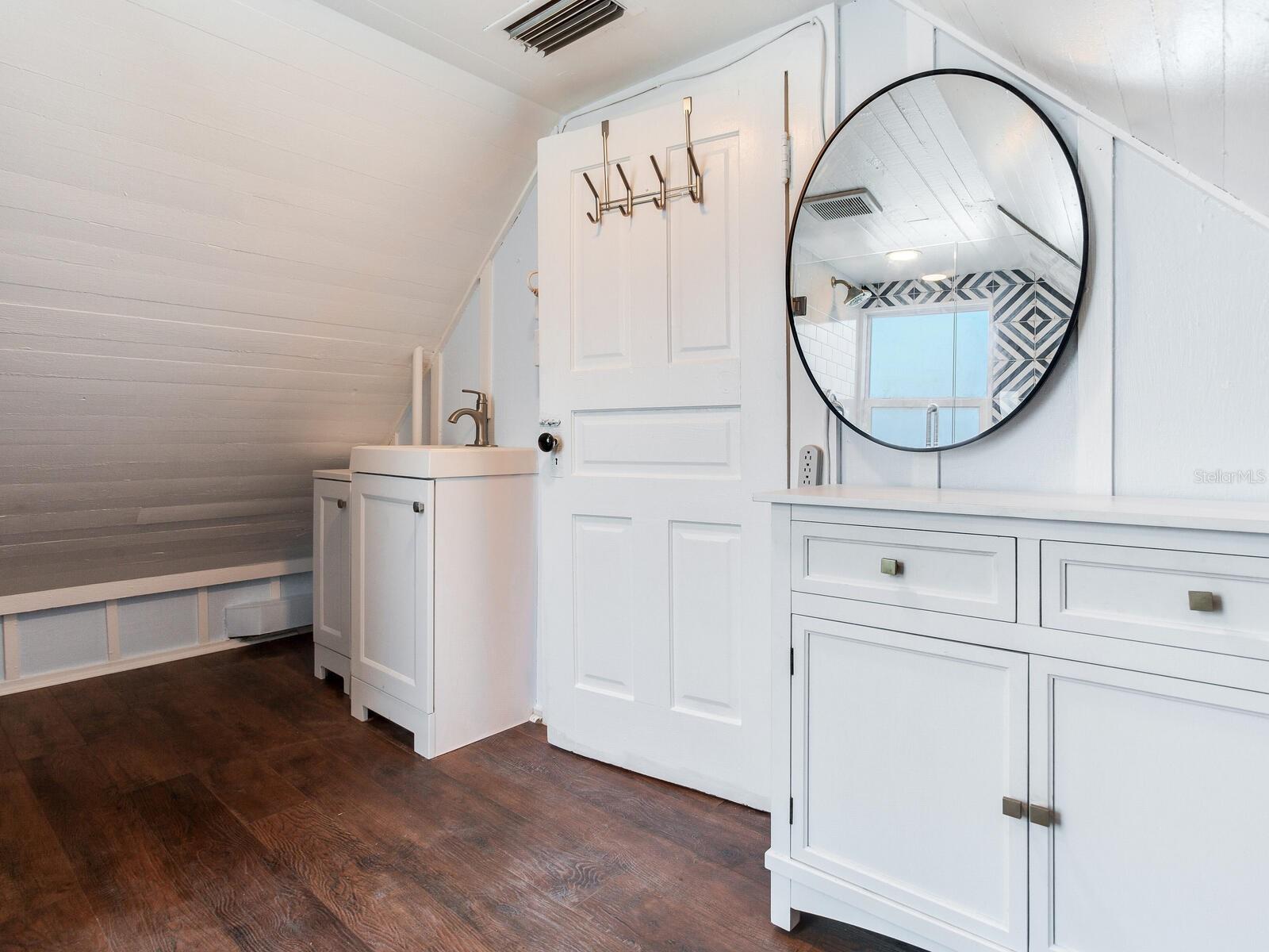 Image 35 of 79 For 210 Grosse Avenue