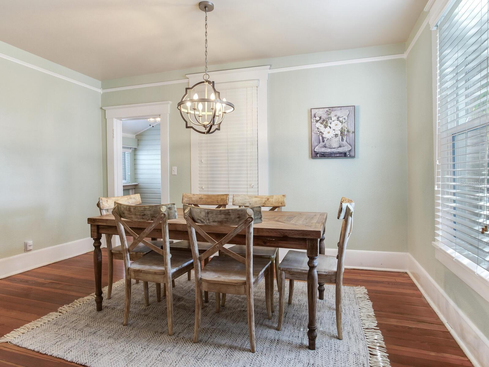 Image 4 of 79 For 210 Grosse Avenue