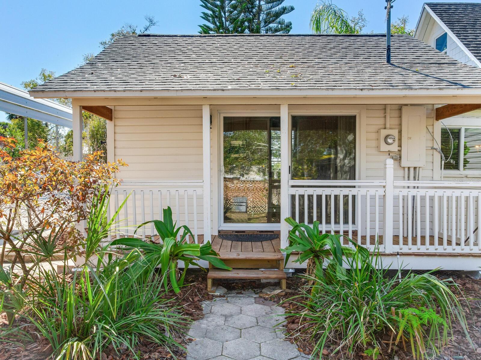 Image 41 of 79 For 210 Grosse Avenue