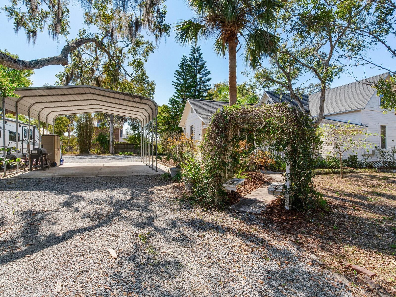 Image 44 of 79 For 210 Grosse Avenue