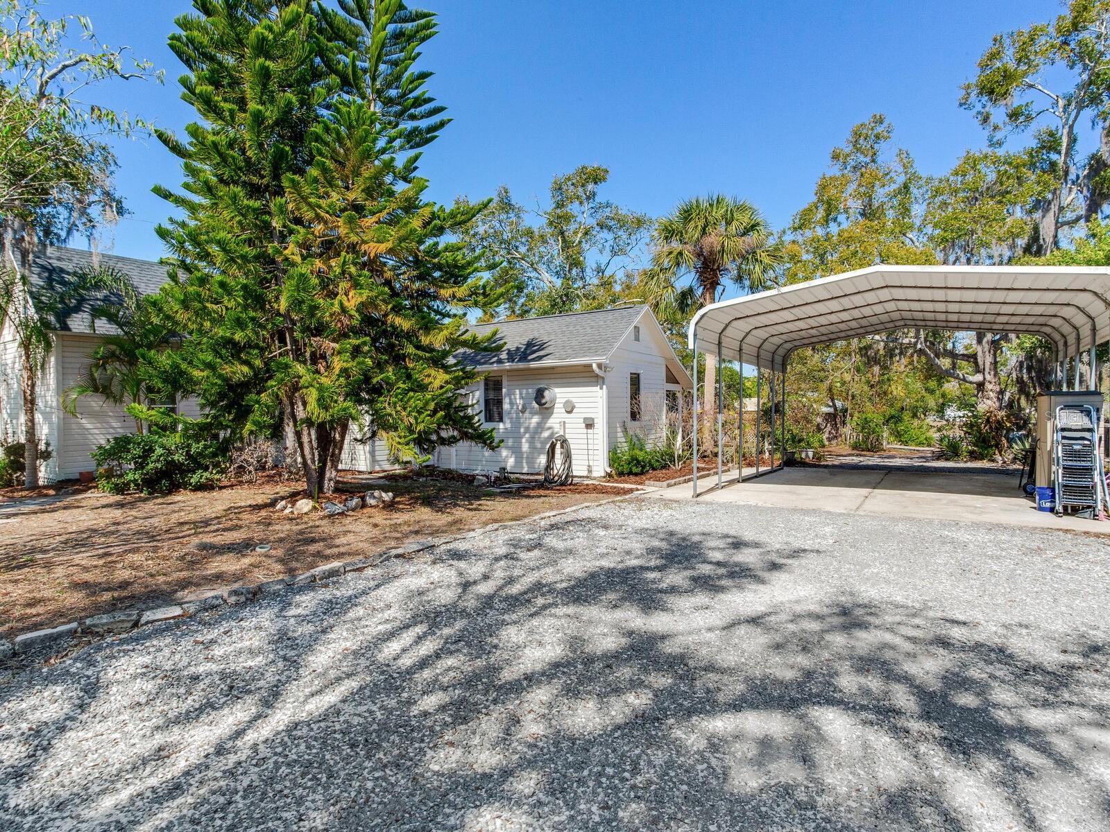 Image 47 of 79 For 210 Grosse Avenue