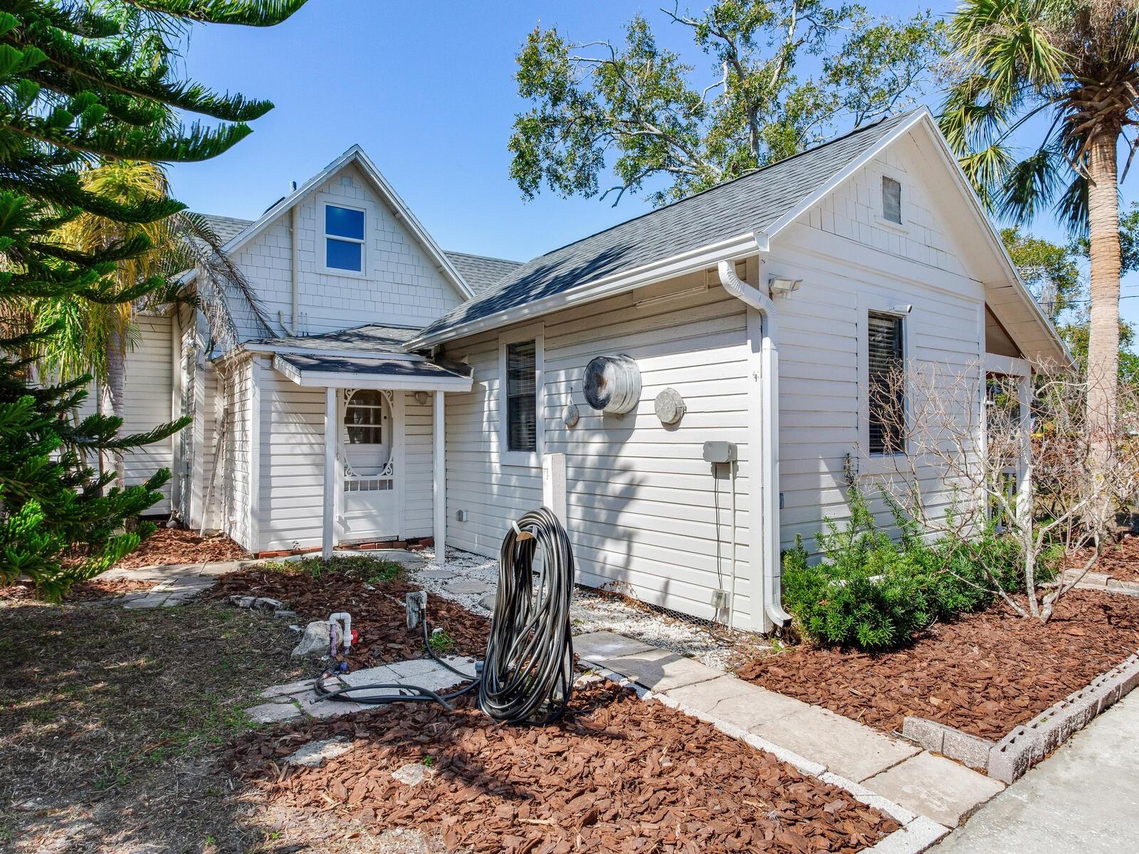 Image 48 of 79 For 210 Grosse Avenue