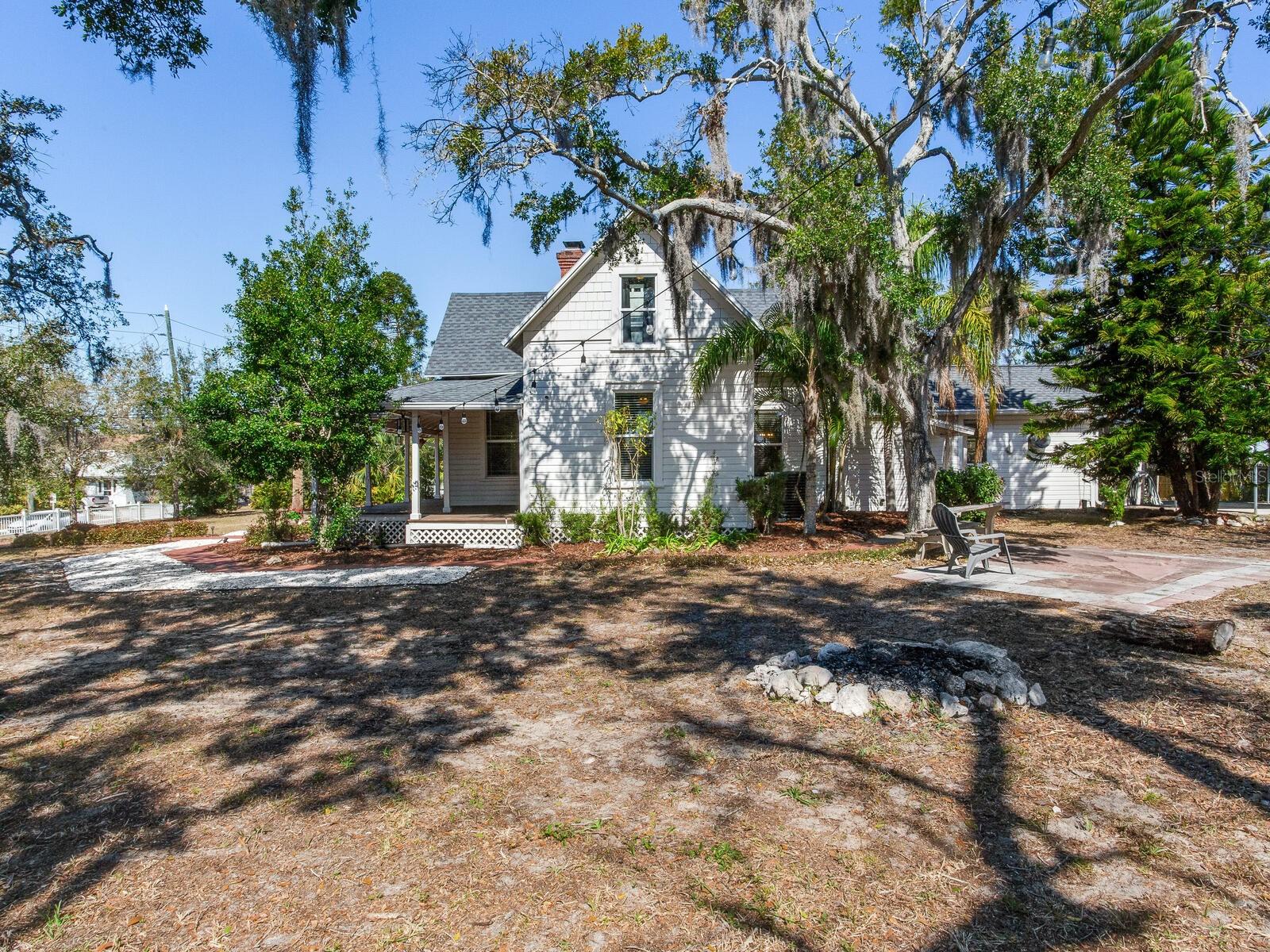 Image 50 of 79 For 210 Grosse Avenue