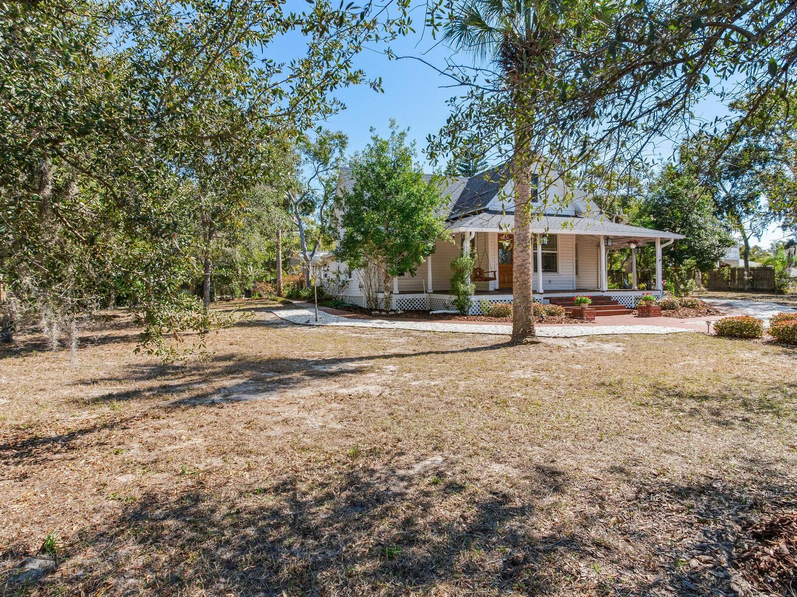 Image 55 of 79 For 210 Grosse Avenue