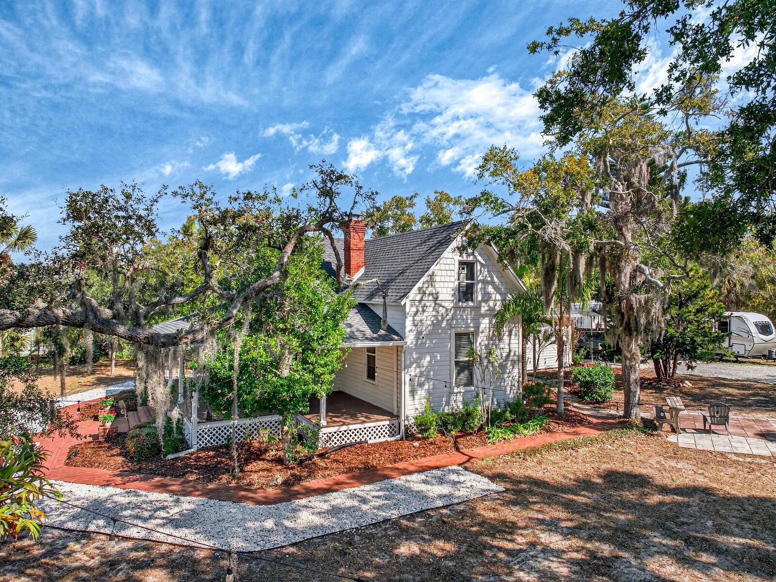 Image 61 of 79 For 210 Grosse Avenue