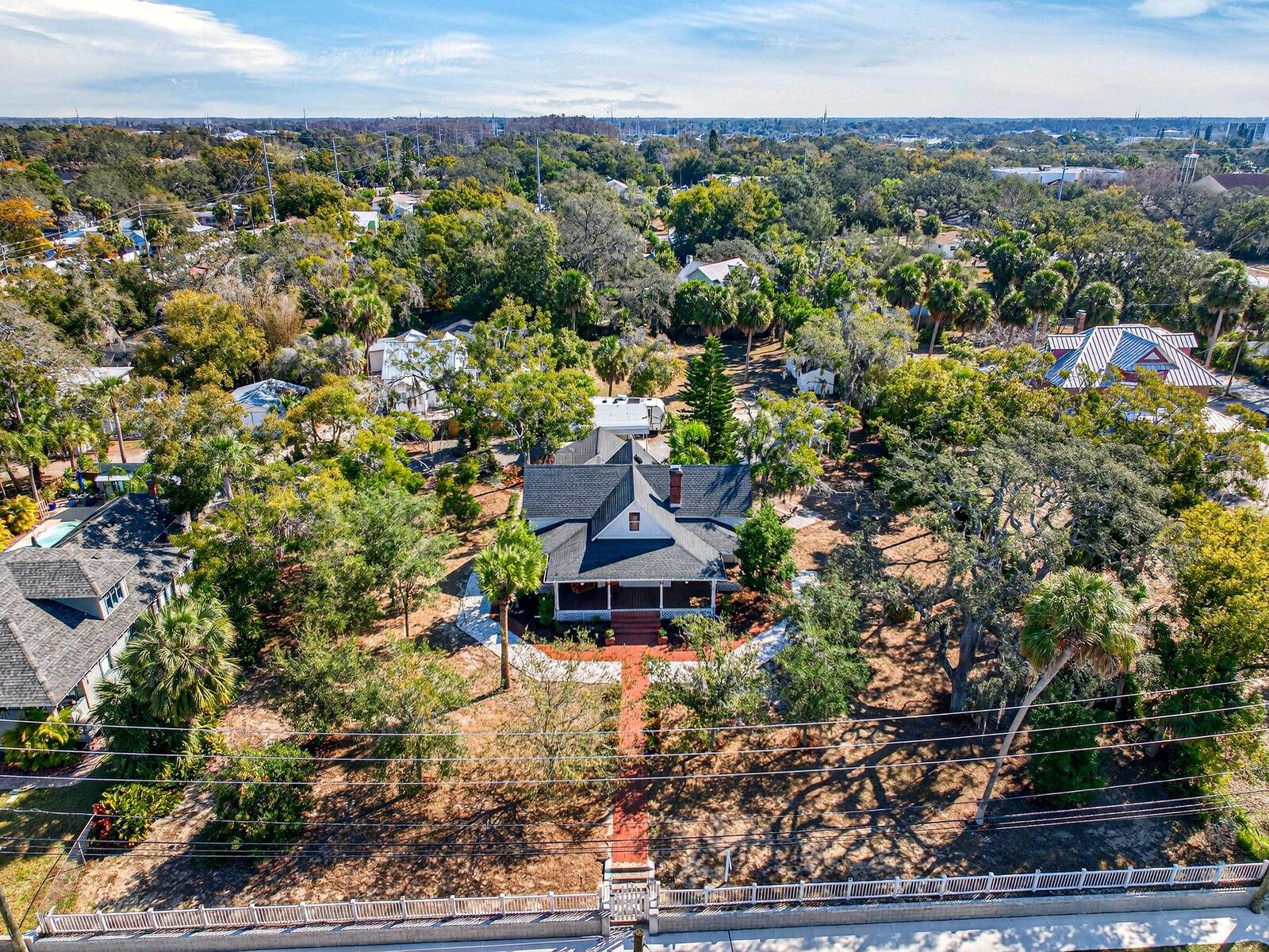 Image 64 of 79 For 210 Grosse Avenue