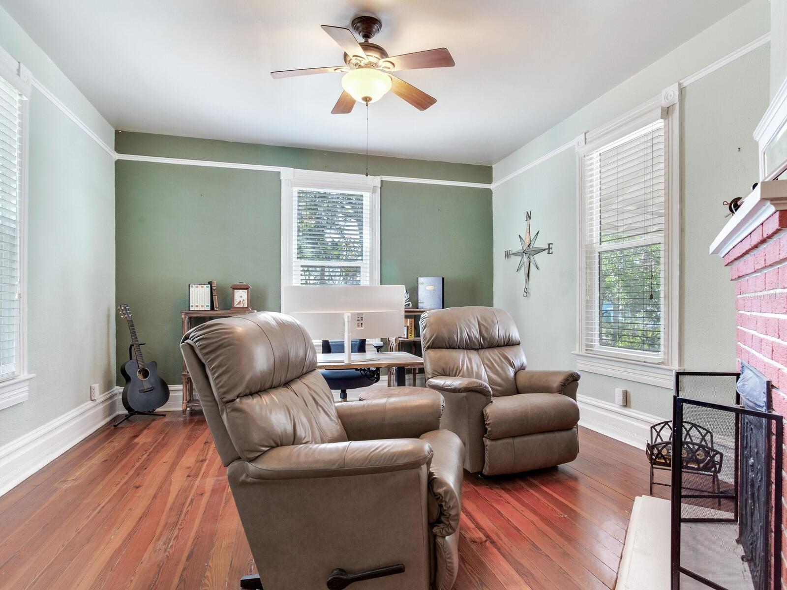 Image 7 of 79 For 210 Grosse Avenue