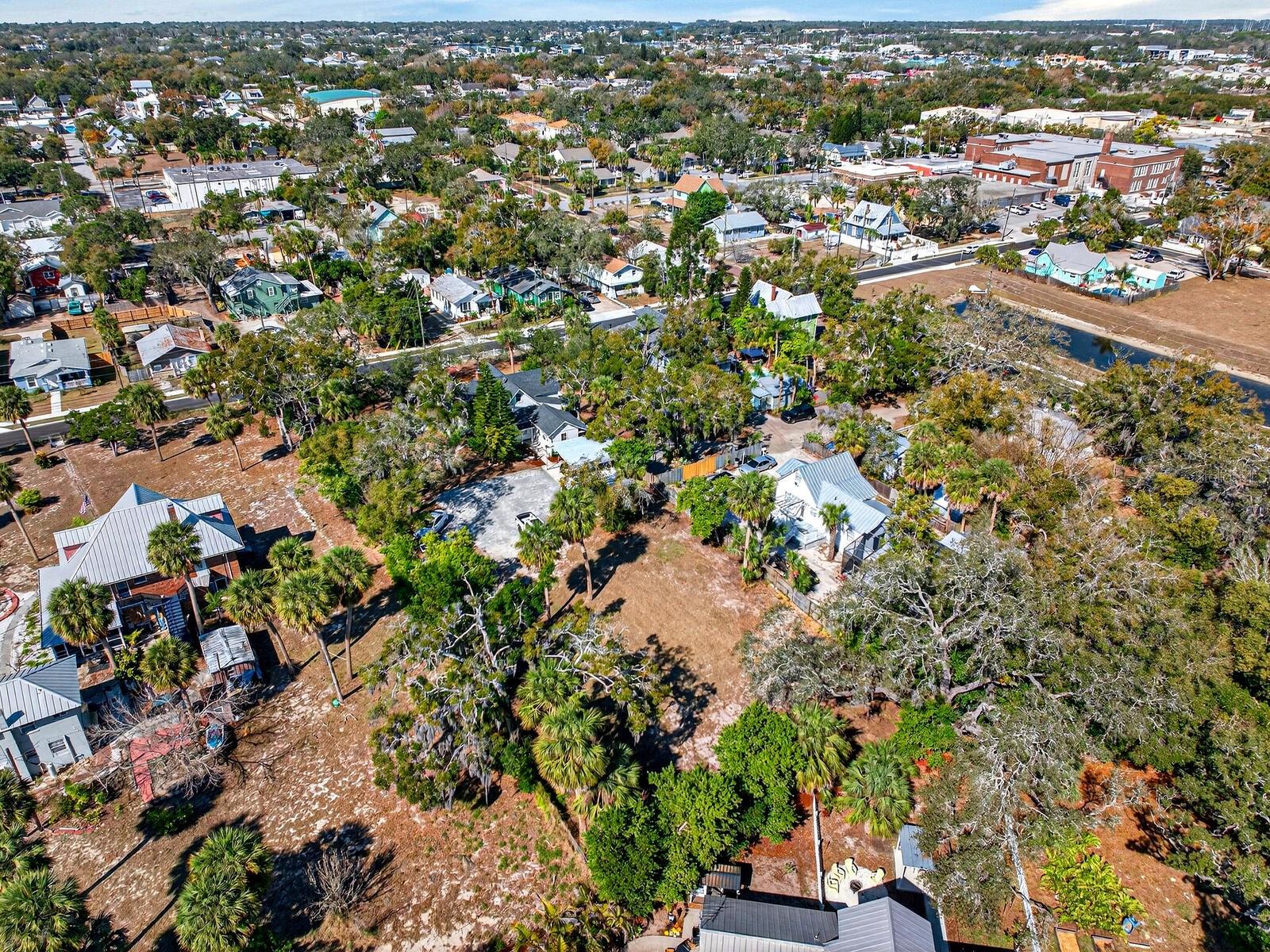 Image 76 of 79 For 210 Grosse Avenue