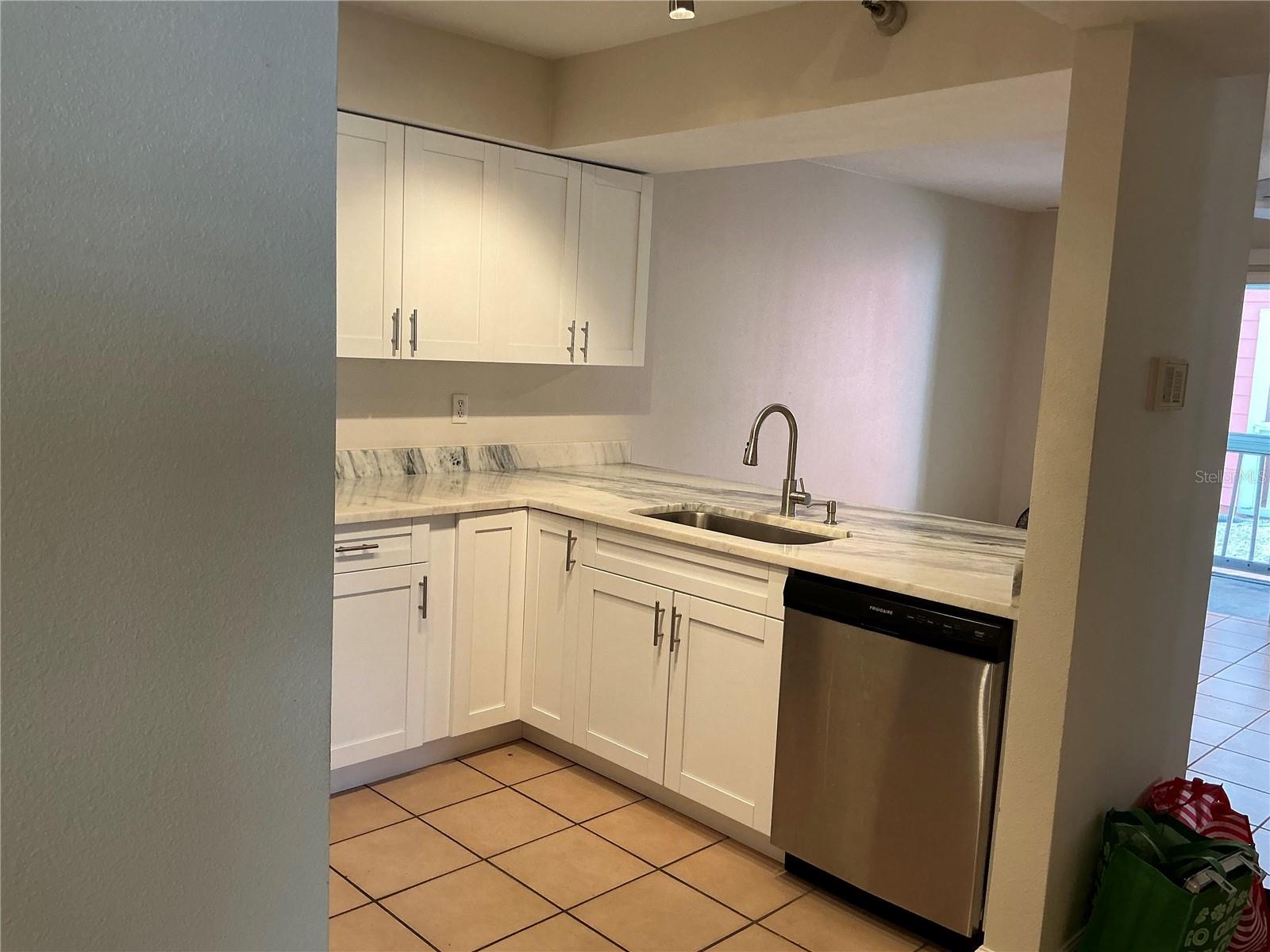 Image 4 of 12 For 3002 Cleveland Street B4