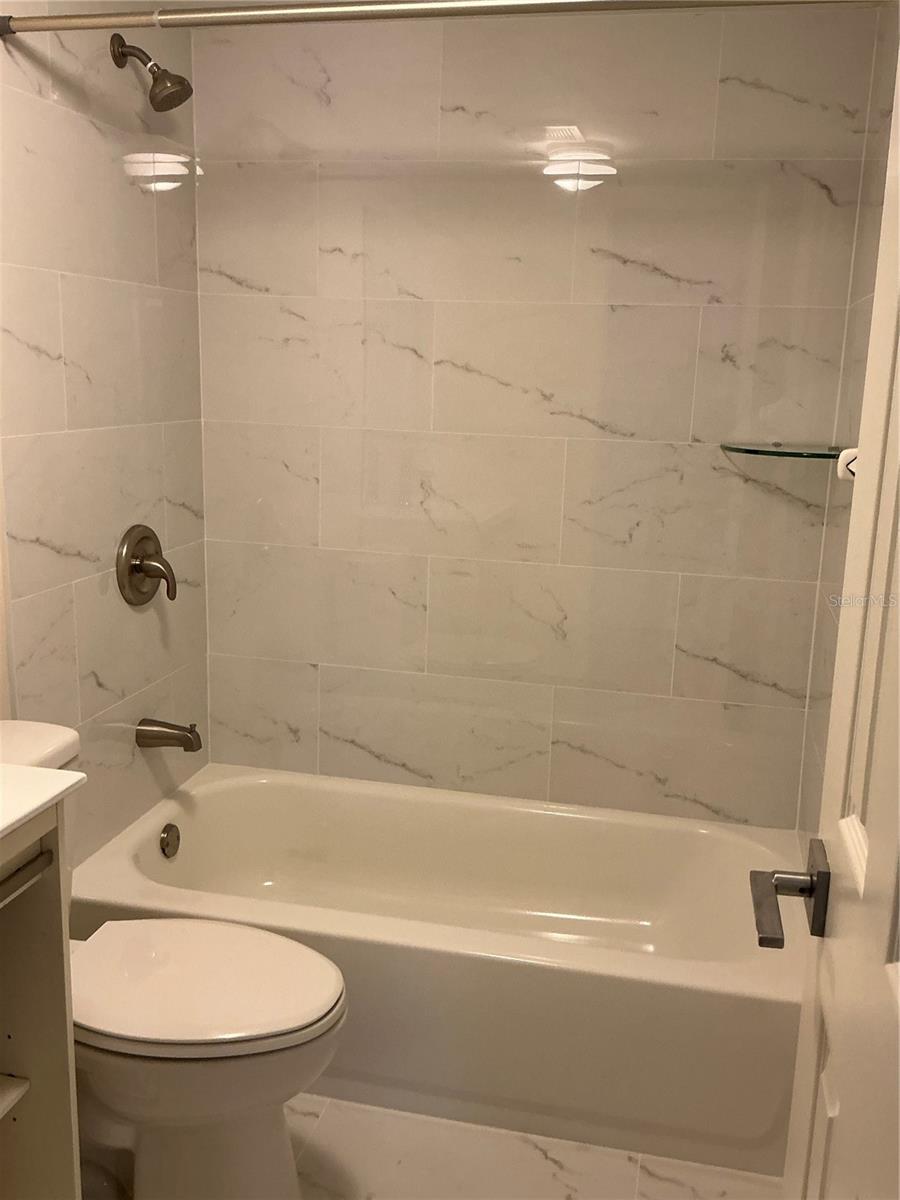 Image 9 of 12 For 3002 Cleveland Street B4