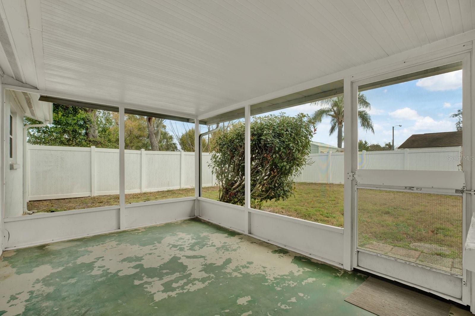 Image 14 of 18 For 11100 Tyler Drive