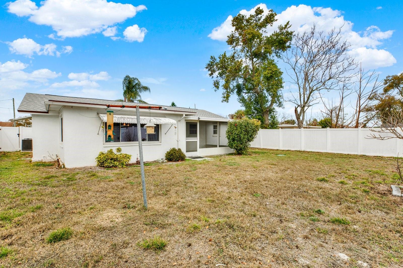 Image 15 of 18 For 11100 Tyler Drive