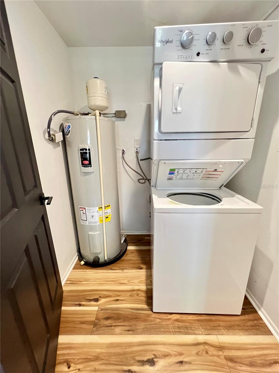 Image 10 of 13 For 559 Laura Lane