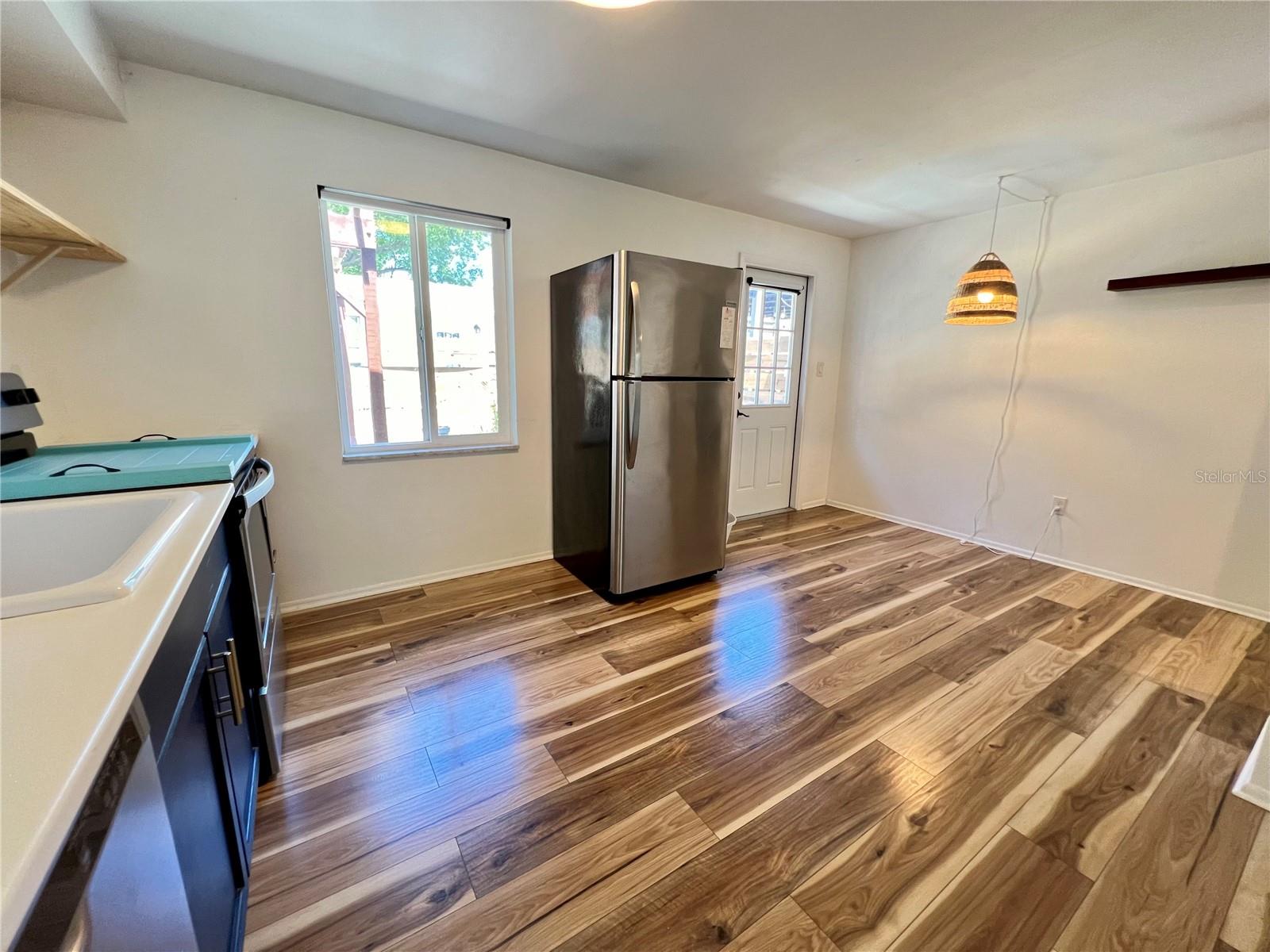 Image 6 of 13 For 559 Laura Lane