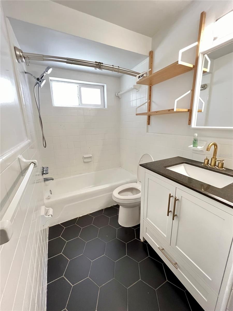 Image 9 of 13 For 559 Laura Lane