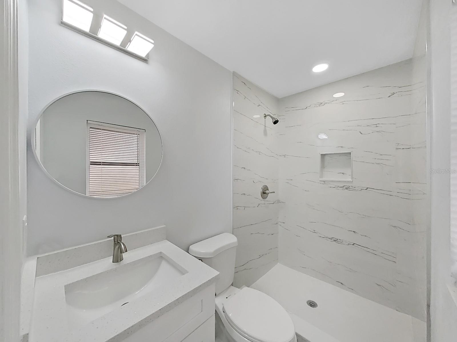 Listing photo id 28 for 4928 Shetland Avenue