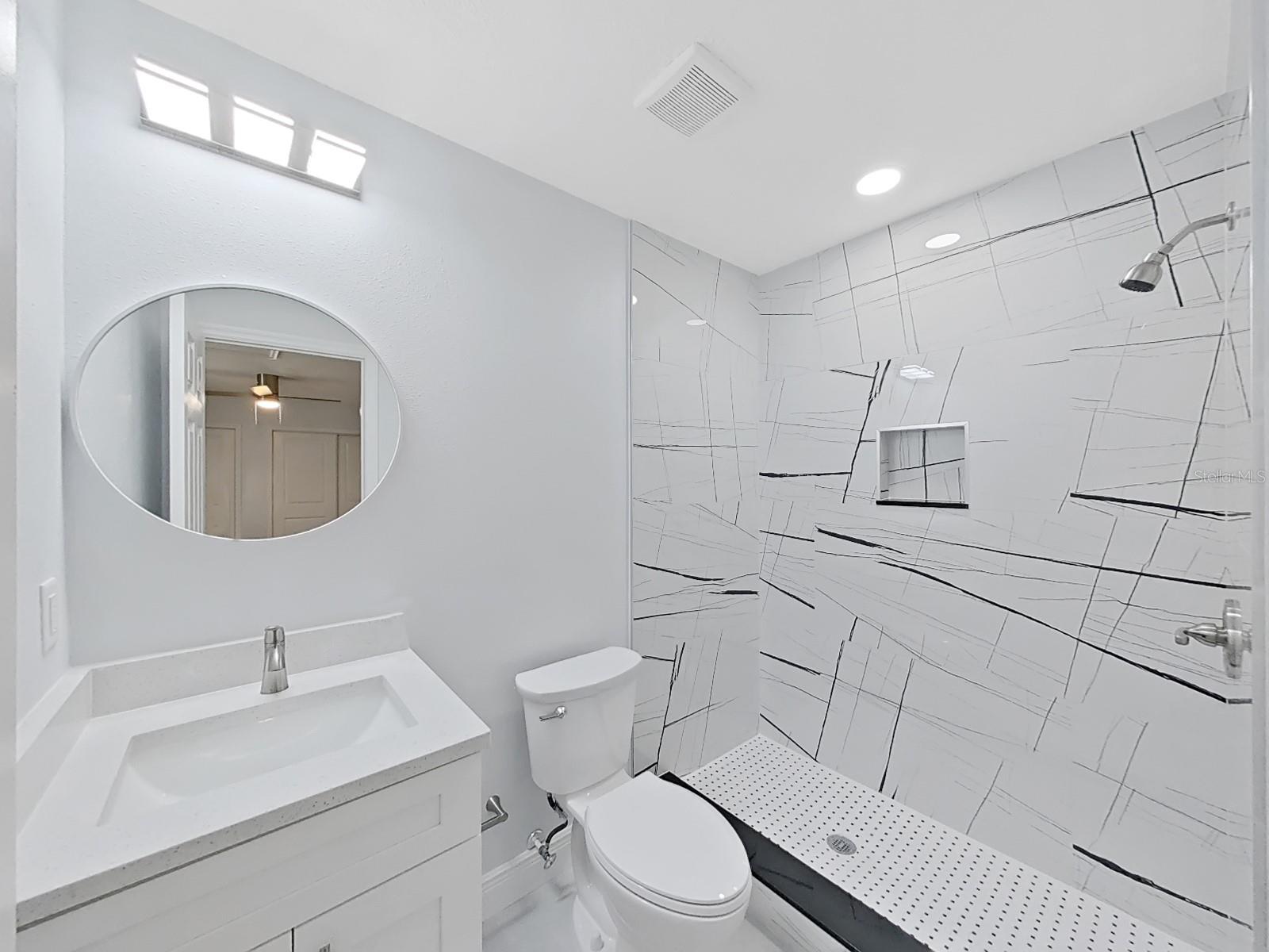 Listing photo id 38 for 4928 Shetland Avenue