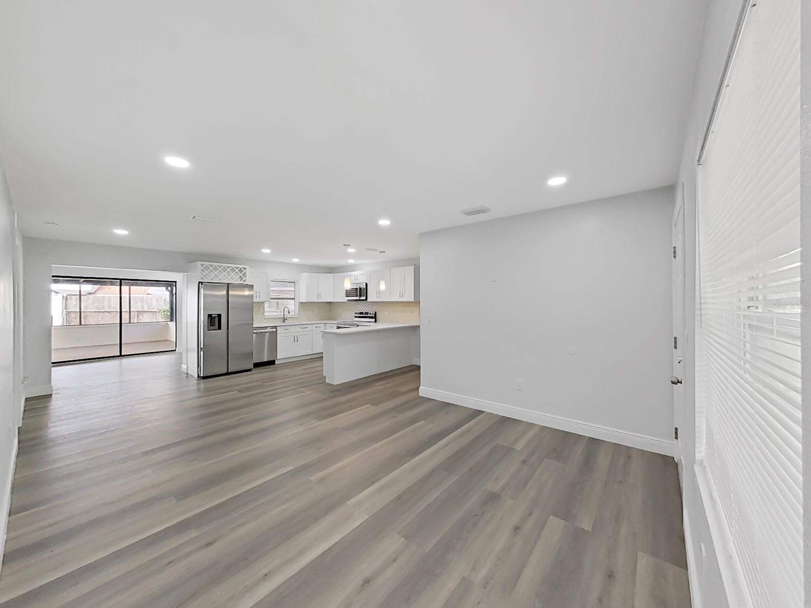 Listing photo id 40 for 4928 Shetland Avenue