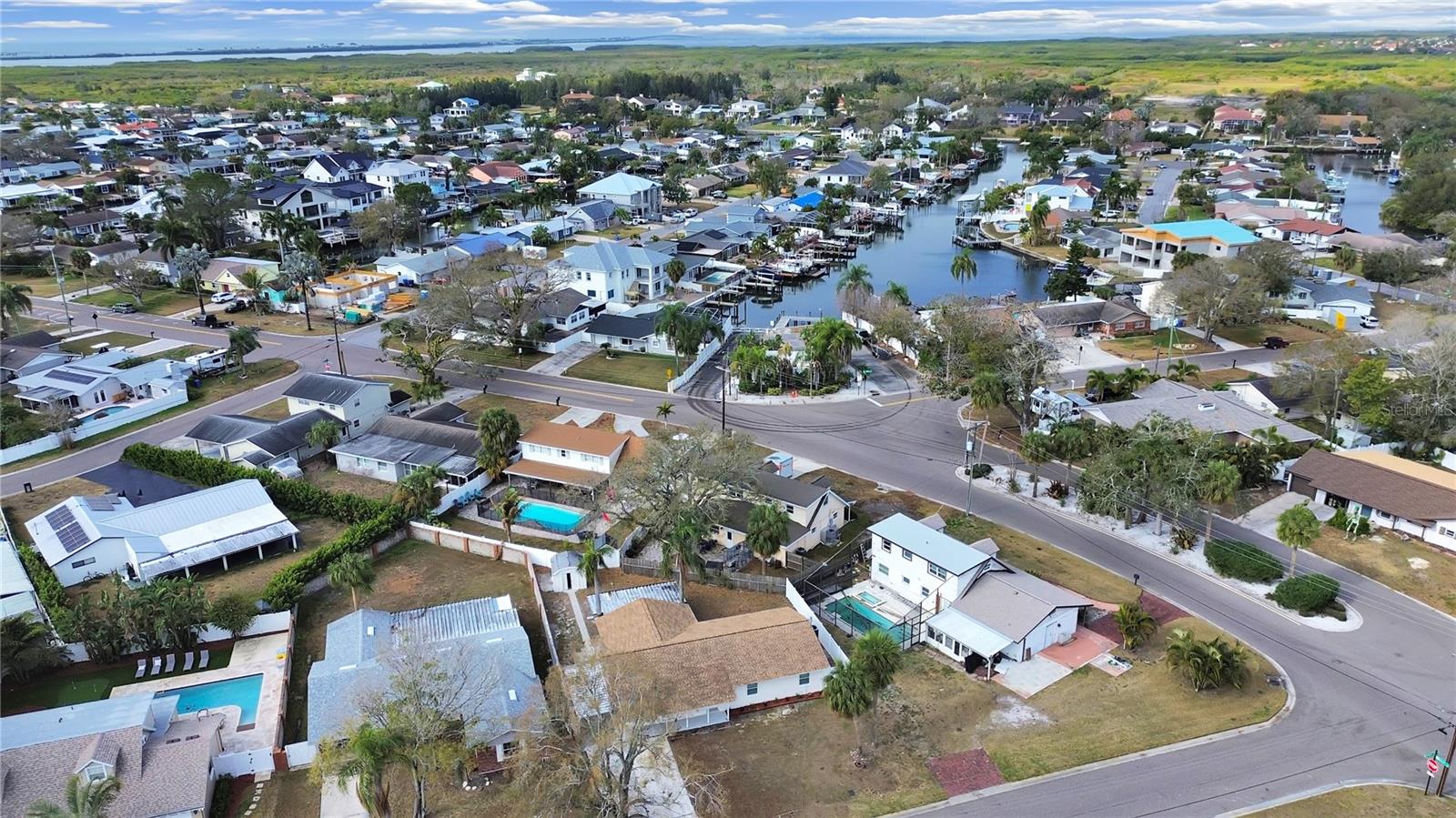 Listing photo id 4 for 4928 Shetland Avenue