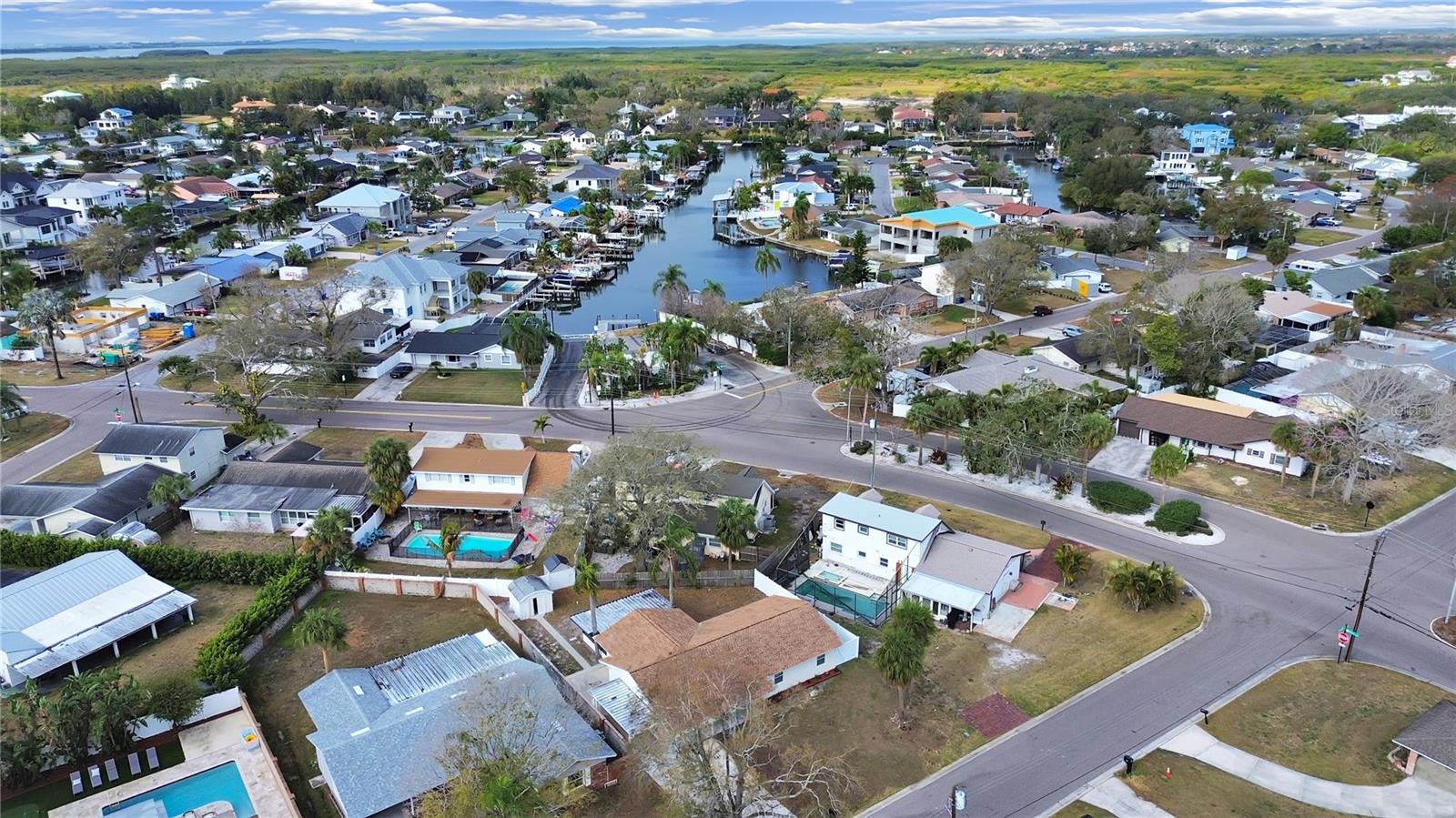 Listing photo id 6 for 4928 Shetland Avenue