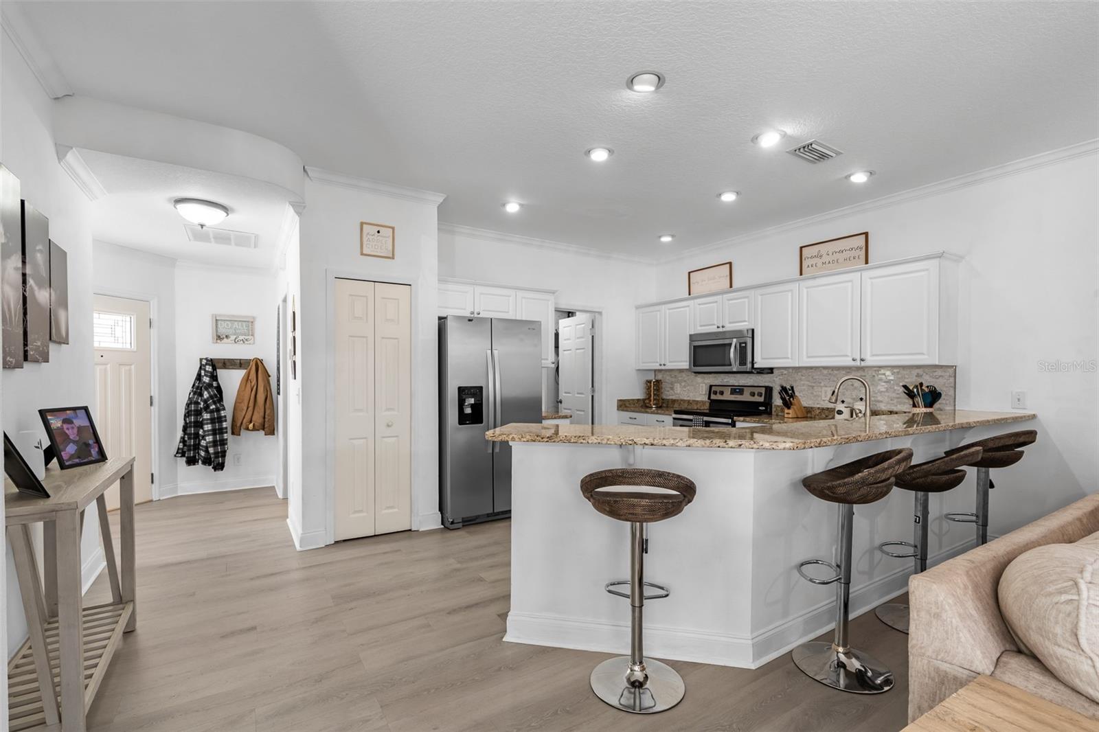 Image 5 of 40 For 4068 Alan Drive