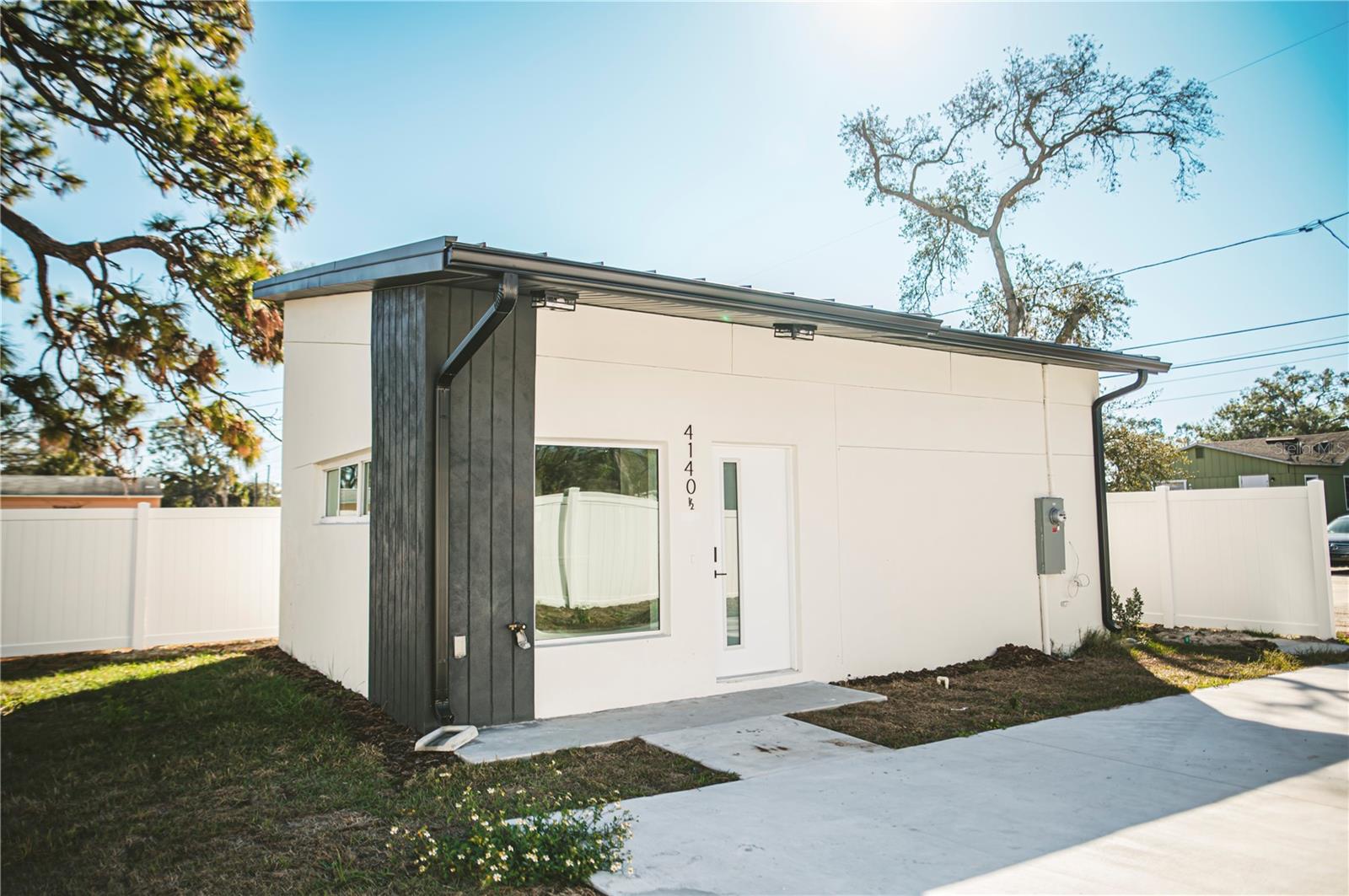 Image 2 of 7 For 2028 14th Avenue S