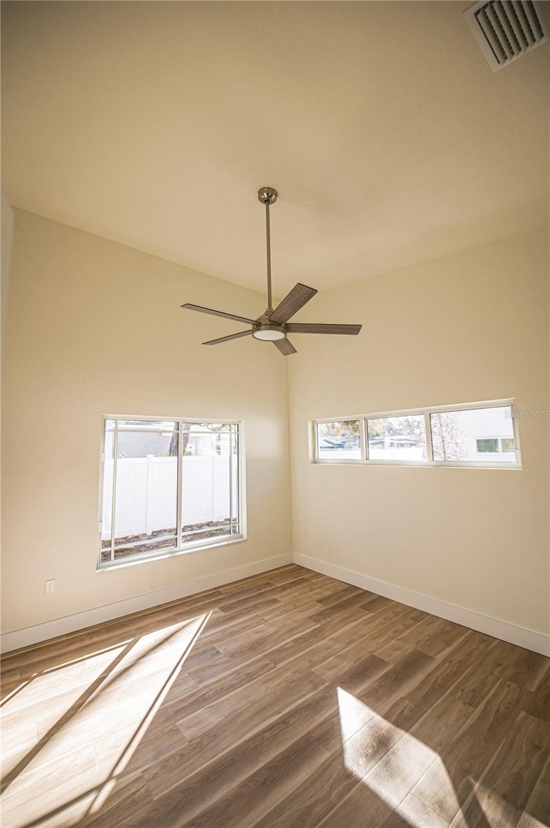 Image 4 of 7 For 2028 14th Avenue S