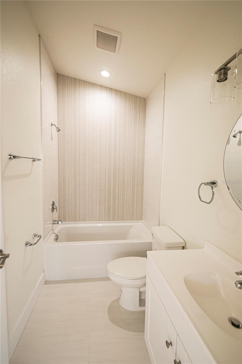 Image 7 of 7 For 2028 14th Avenue S