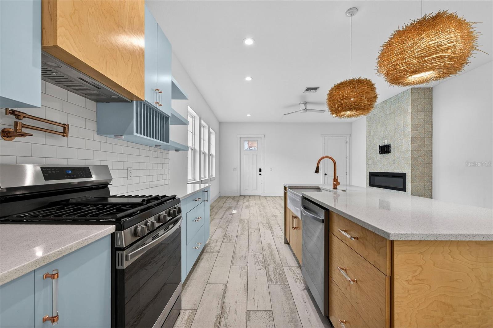 Image 10 of 41 For 611 24th Avenue N