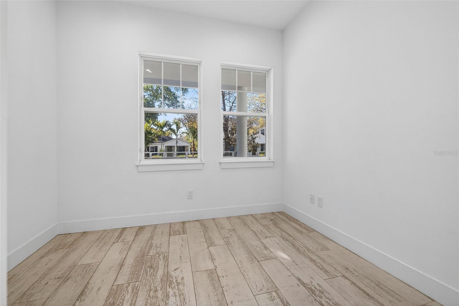 Image 19 of 41 For 611 24th Avenue N