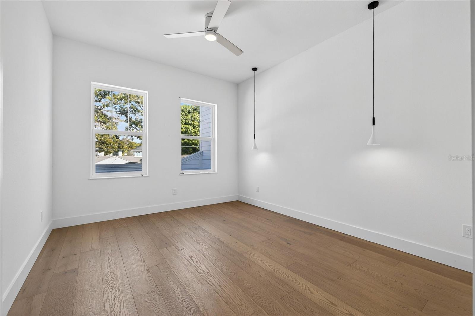 Image 22 of 41 For 611 24th Avenue N