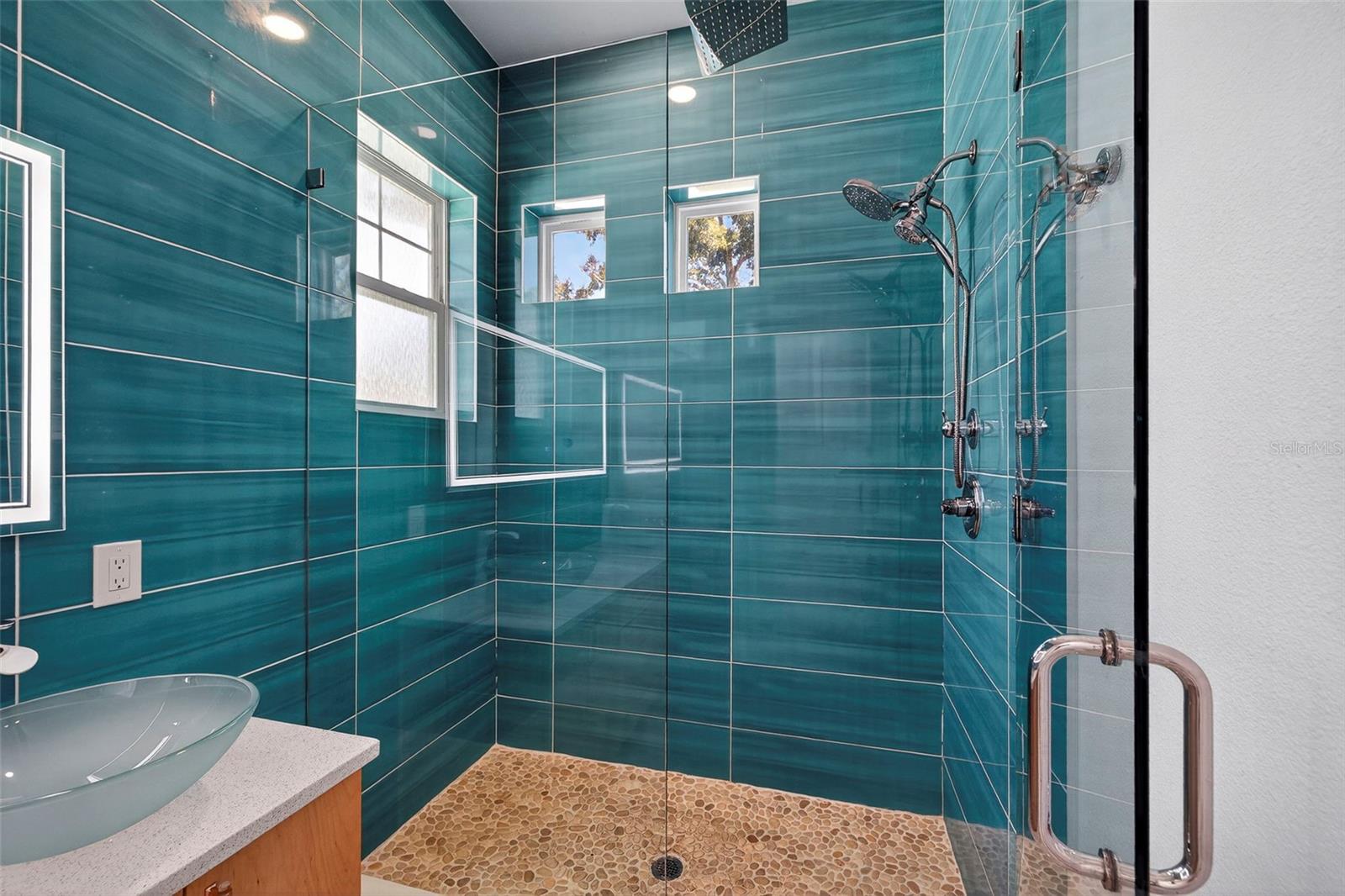 Image 25 of 41 For 611 24th Avenue N